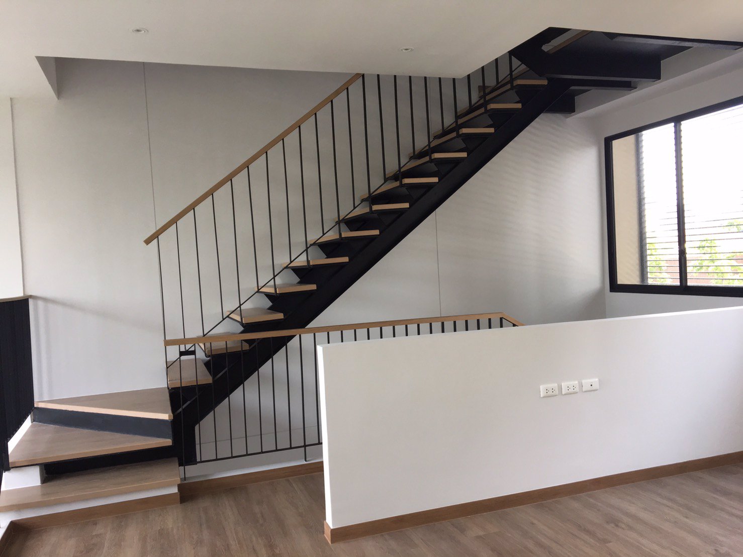 ให้เช่า-โฮมออฟฟิศใหม่-35-ชั้น-aires-rama-9-ซอย49-บ้านสวย-ทำเลดี-เข้าออกได้หลายทาง