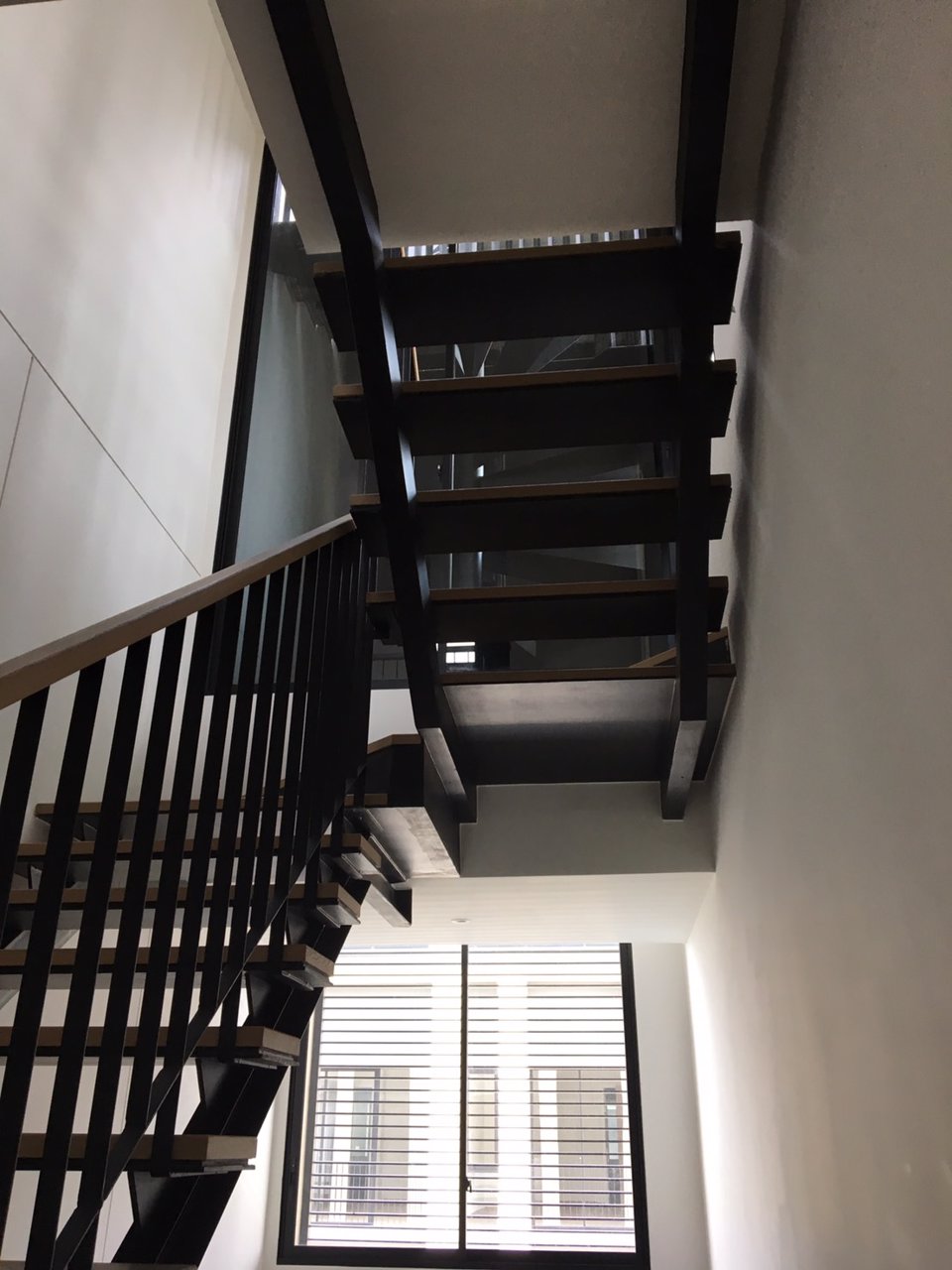 ให้เช่า-โฮมออฟฟิศใหม่-35-ชั้น-aires-rama-9-ซอย49-บ้านสวย-ทำเลดี-เข้าออกได้หลายทาง