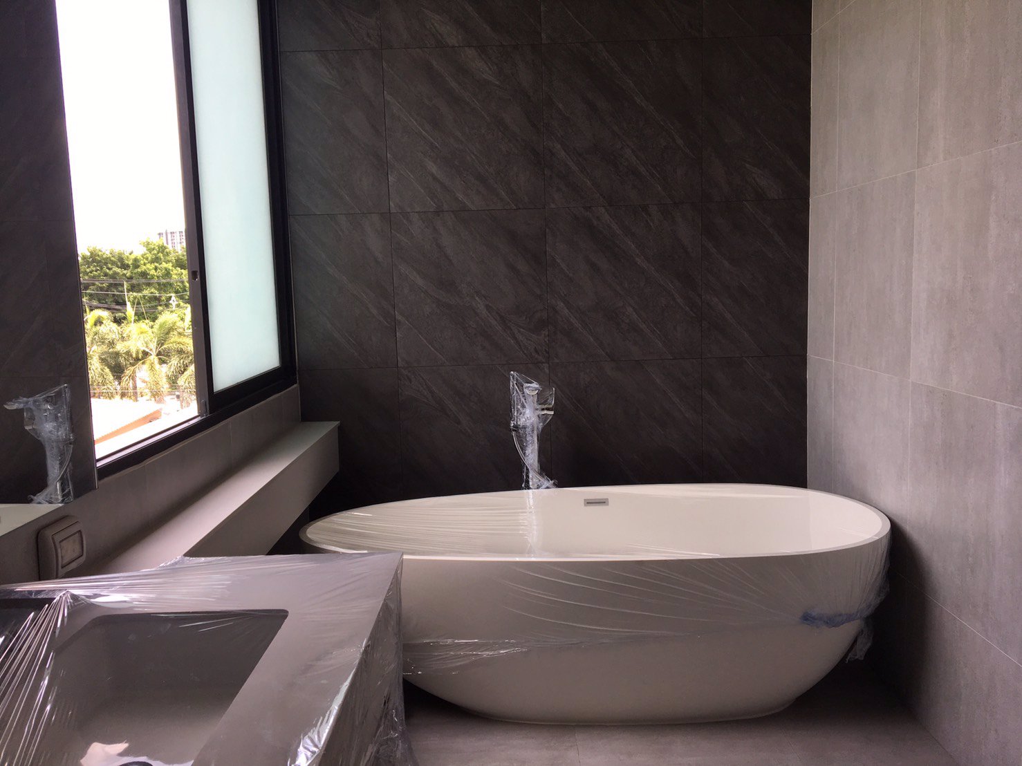 ให้เช่า-โฮมออฟฟิศใหม่-35-ชั้น-aires-rama-9-ซอย49-บ้านสวย-ทำเลดี-เข้าออกได้หลายทาง