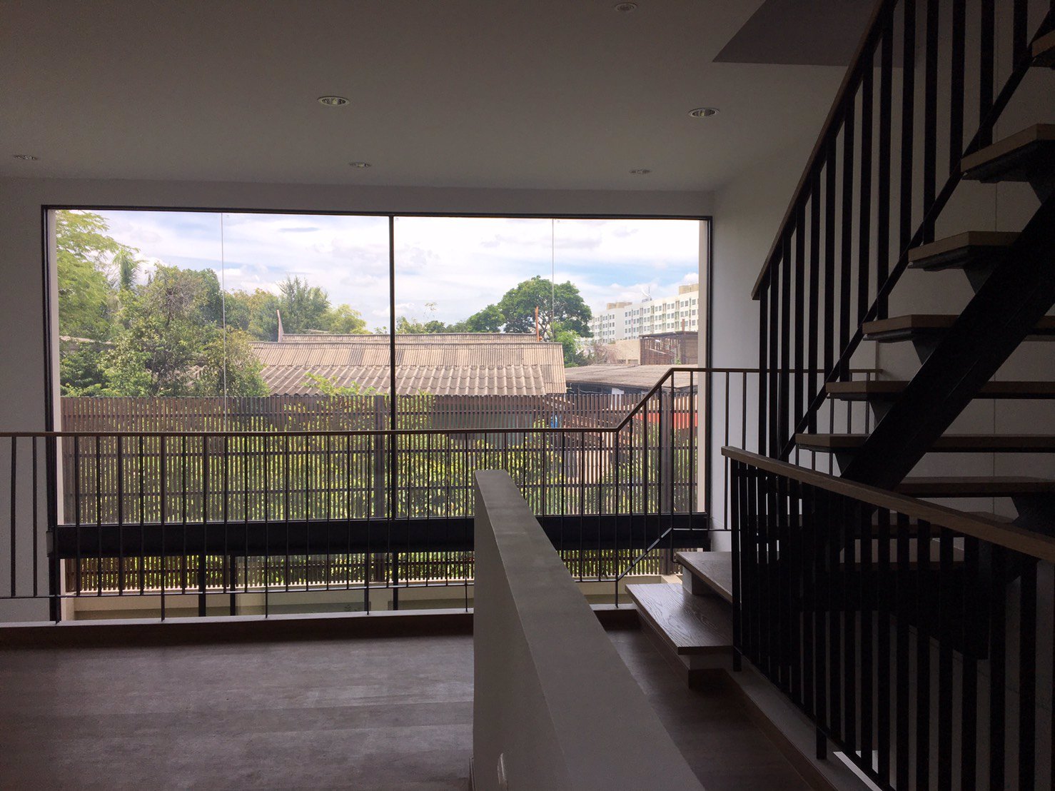 ให้เช่า-โฮมออฟฟิศใหม่-35-ชั้น-aires-rama-9-ซอย49-บ้านสวย-ทำเลดี-เข้าออกได้หลายทาง