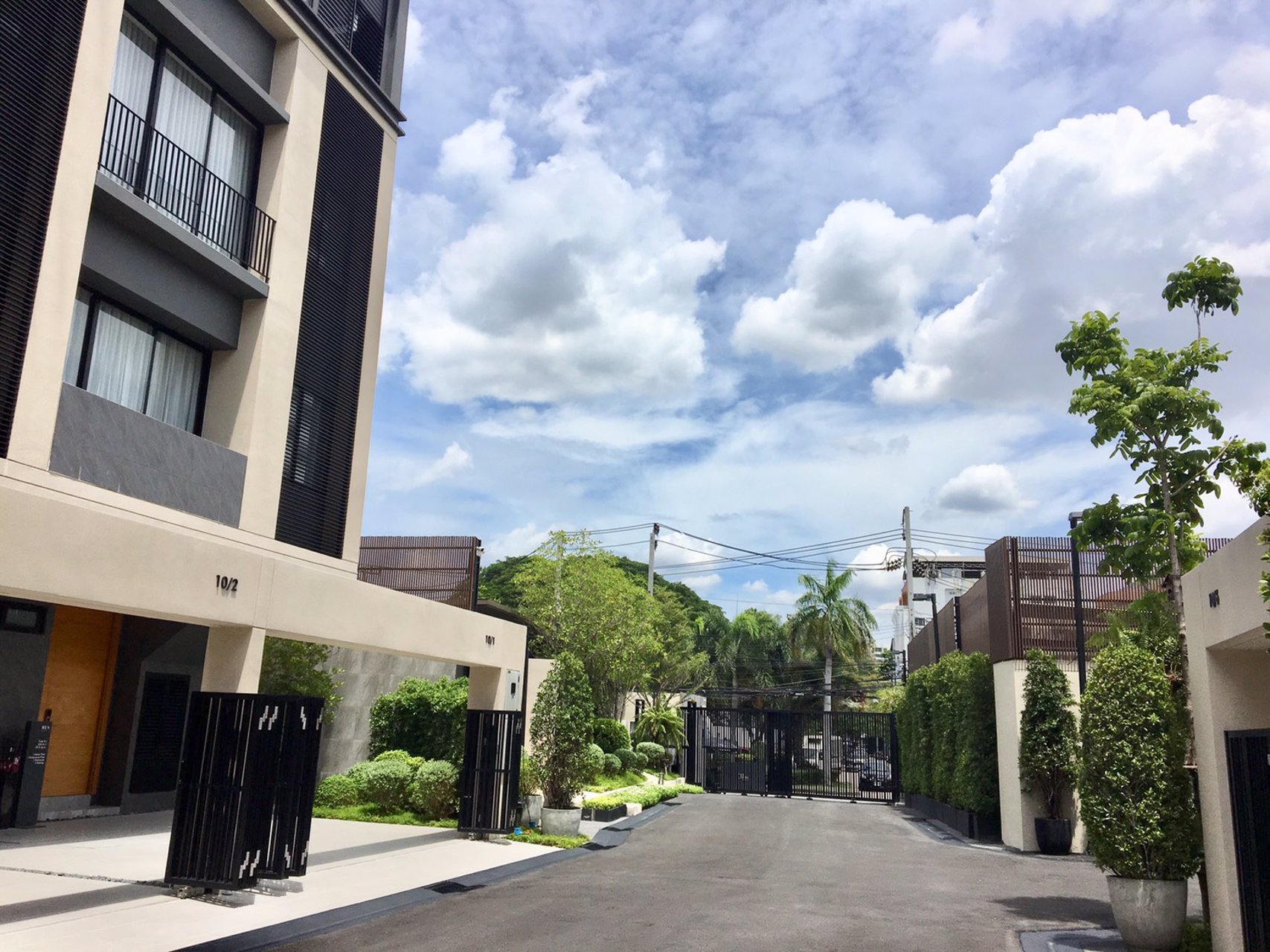 ให้เช่า-โฮมออฟฟิศใหม่-35-ชั้น-aires-rama-9-ซอย49-บ้านสวย-ทำเลดี-เข้าออกได้หลายทาง