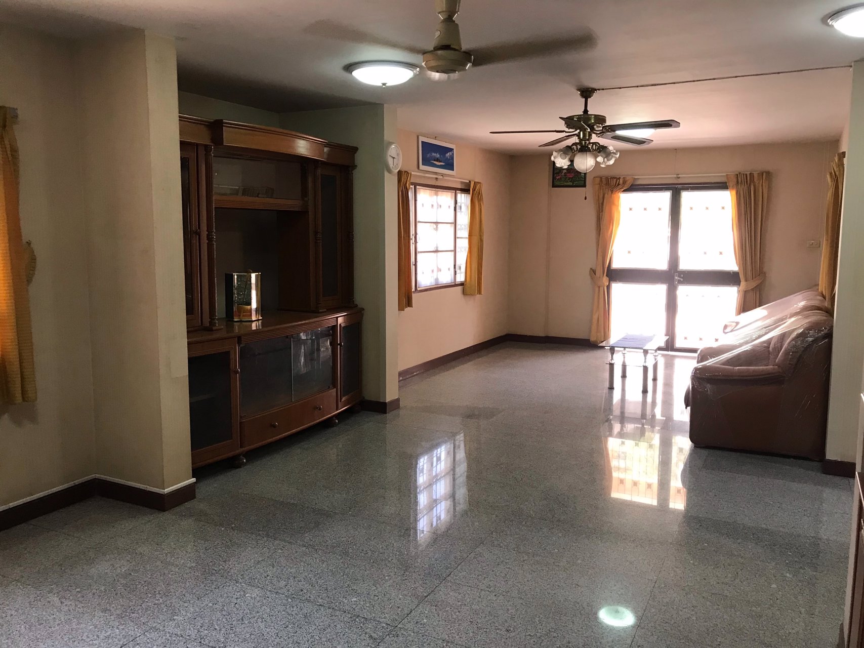 ให้เช่า-บ้านเดี่ยวหลังมุม-ซเฉลิมพระเกียรติ-ร๙-48-บ้านสวย-มีเฟอร์นิเจอร์พร้อมอยู่-ราคา-25000