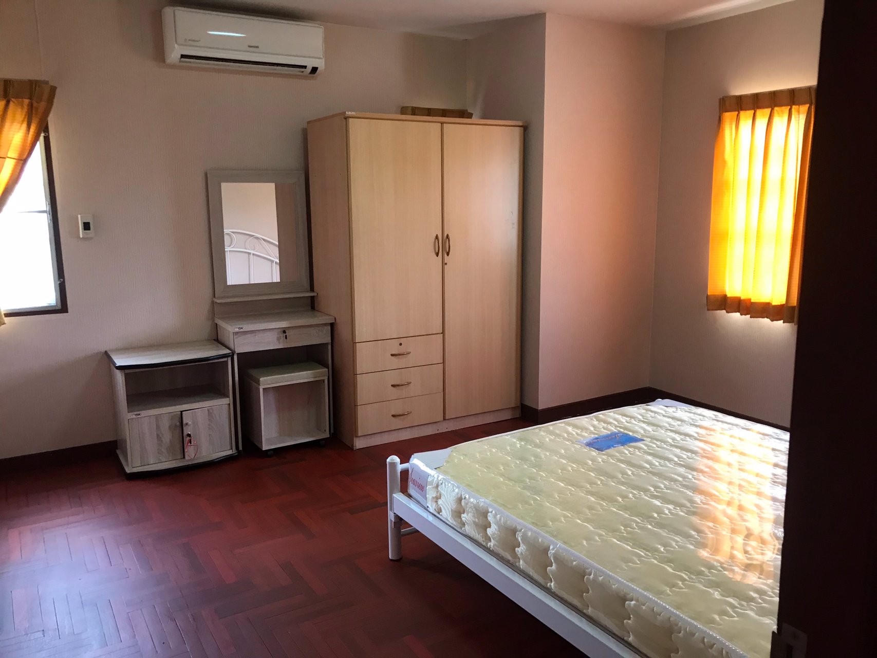 ให้เช่า-บ้านเดี่ยวหลังมุม-ซเฉลิมพระเกียรติ-ร๙-48-บ้านสวย-มีเฟอร์นิเจอร์พร้อมอยู่-ราคา-25000