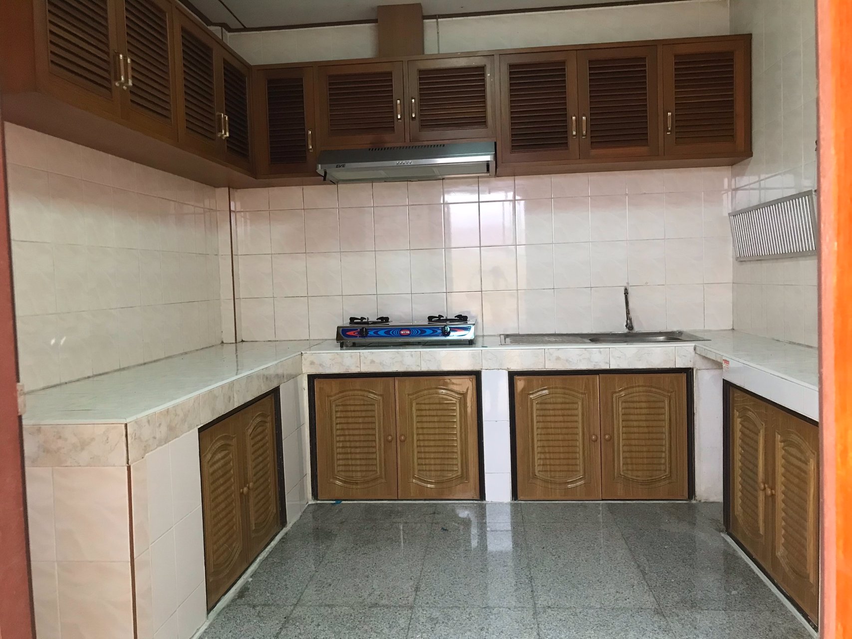 ให้เช่า-บ้านเดี่ยวหลังมุม-ซเฉลิมพระเกียรติ-ร๙-48-บ้านสวย-มีเฟอร์นิเจอร์พร้อมอยู่-ราคา-25000