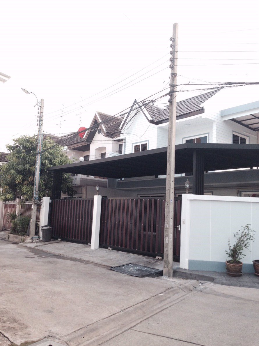 ให้เช่า-house-for-rent-ตกแต่งใหม่-ย่านห้วยขวาง-บ้านสวยสภาพดี-จอดรถได้-3-คัน-พร้อมเฟอร์นิเจอร์