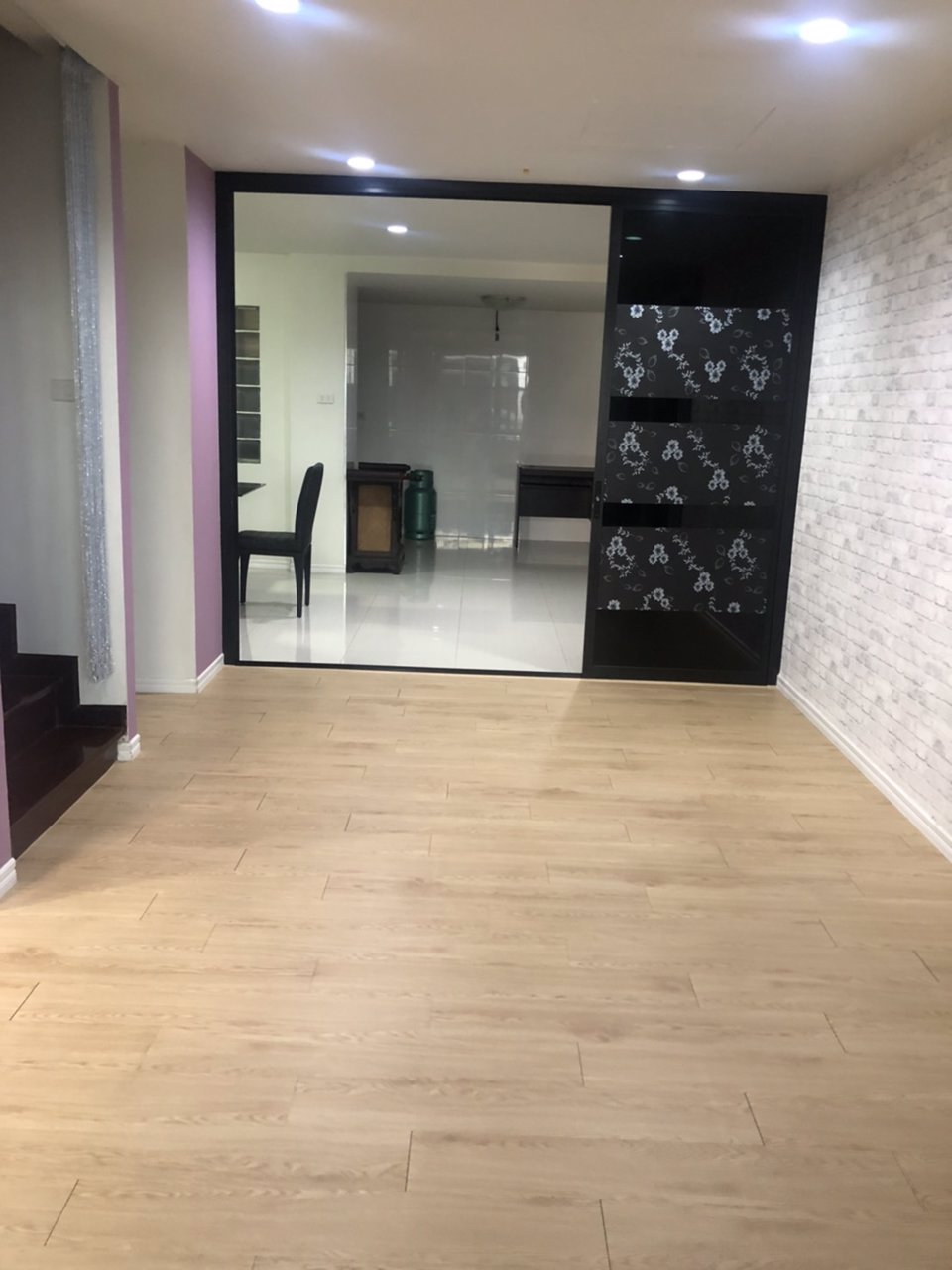 ให้เช่า-house-for-rent-ตกแต่งใหม่-ย่านห้วยขวาง-บ้านสวยสภาพดี-จอดรถได้-3-คัน-พร้อมเฟอร์นิเจอร์