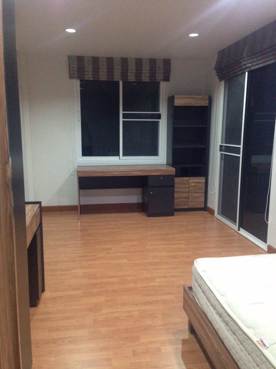 ให้เช่า-house-for-rent-ตกแต่งใหม่-ย่านห้วยขวาง-บ้านสวยสภาพดี-จอดรถได้-3-คัน-พร้อมเฟอร์นิเจอร์