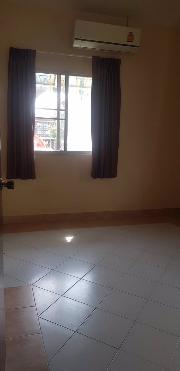 ให้เช่า-บ้านแฝด-หมู่บ้านพรทวีวัฒน์-2-คลอง-1-ปทุมธานี-สภาพดี-พร้อมอยู่-ราคา-12000-บาท