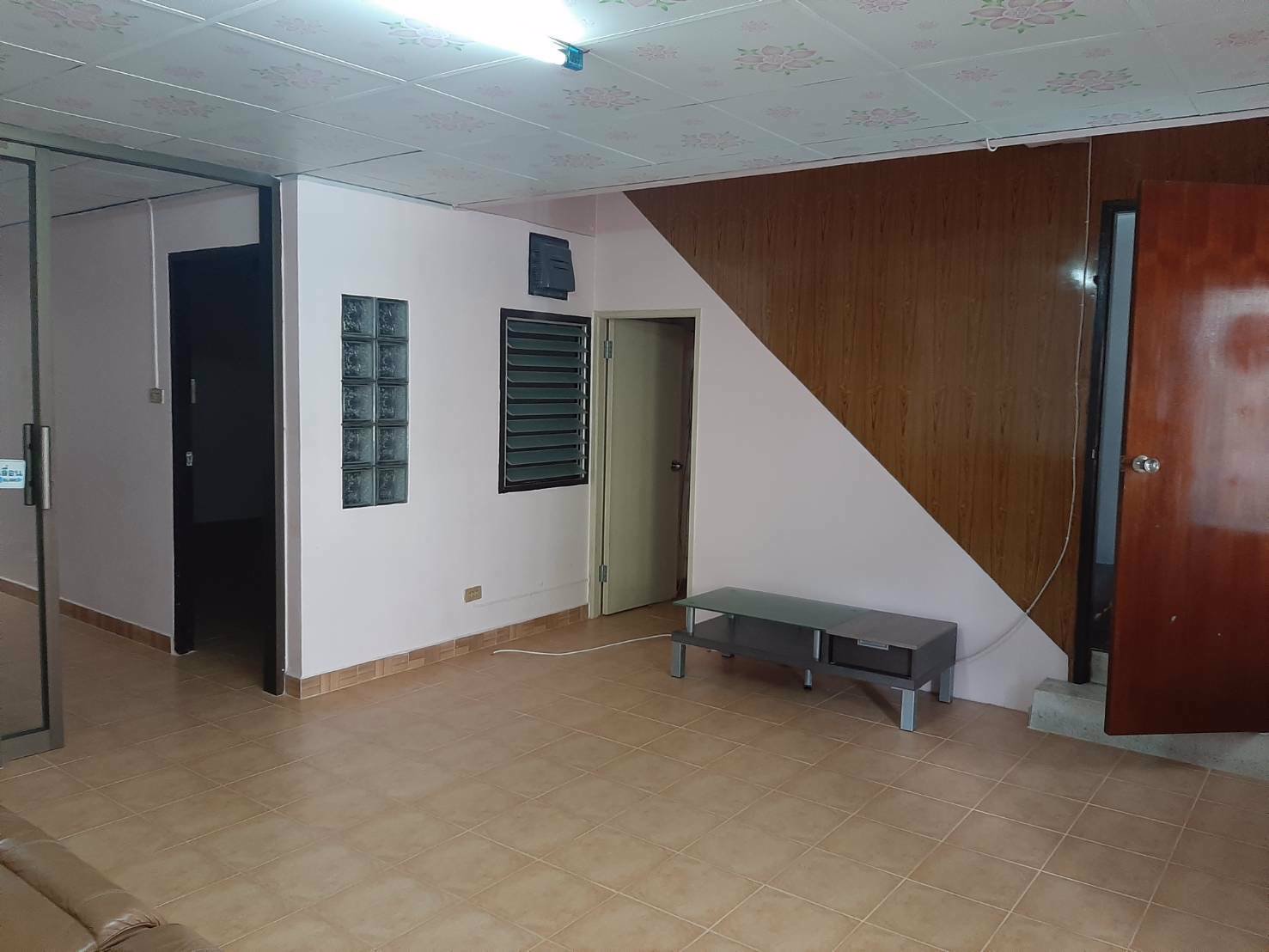 ทาวน์เฮ้าส์-ใกล้-bts-ปุณณวิถี-4-ห้องนอน-บ้านสวย-สภาพดี-ราคาเพียง-15000-บาท