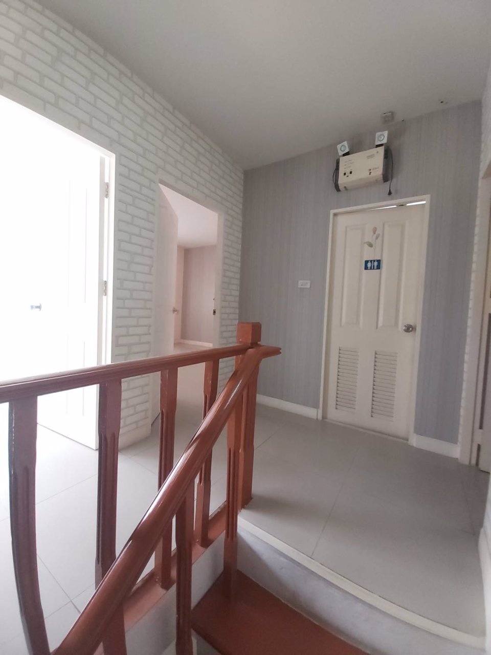 ให้เช่า-โฮมออฟฟิศ-ย่านเทพารักษ์-จอดรถในบ้านได้-6-คัน-เนื้อที่-90-ตรว-ราคาเพียง-20000-บาท