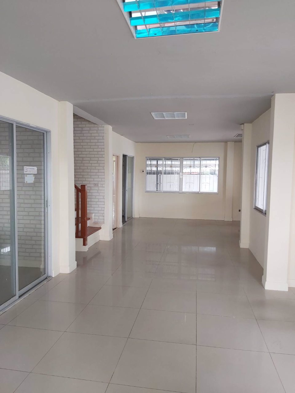 ให้เช่า-โฮมออฟฟิศ-ย่านเทพารักษ์-จอดรถในบ้านได้-6-คัน-เนื้อที่-90-ตรว-ราคาเพียง-20000-บาท