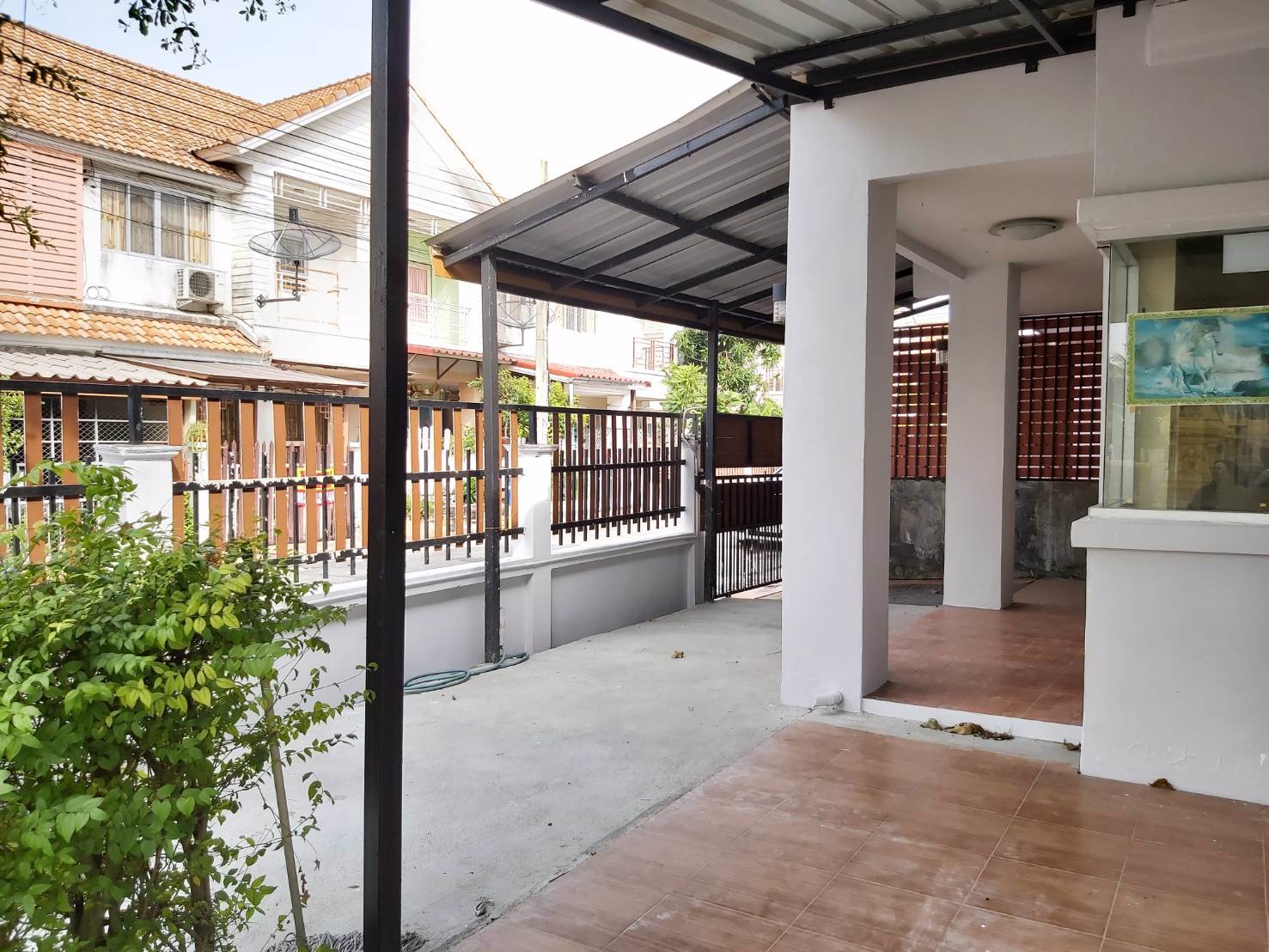 ให้เช่า-โฮมออฟฟิศ-ย่านเทพารักษ์-จอดรถในบ้านได้-6-คัน-เนื้อที่-90-ตรว-ราคาเพียง-20000-บาท