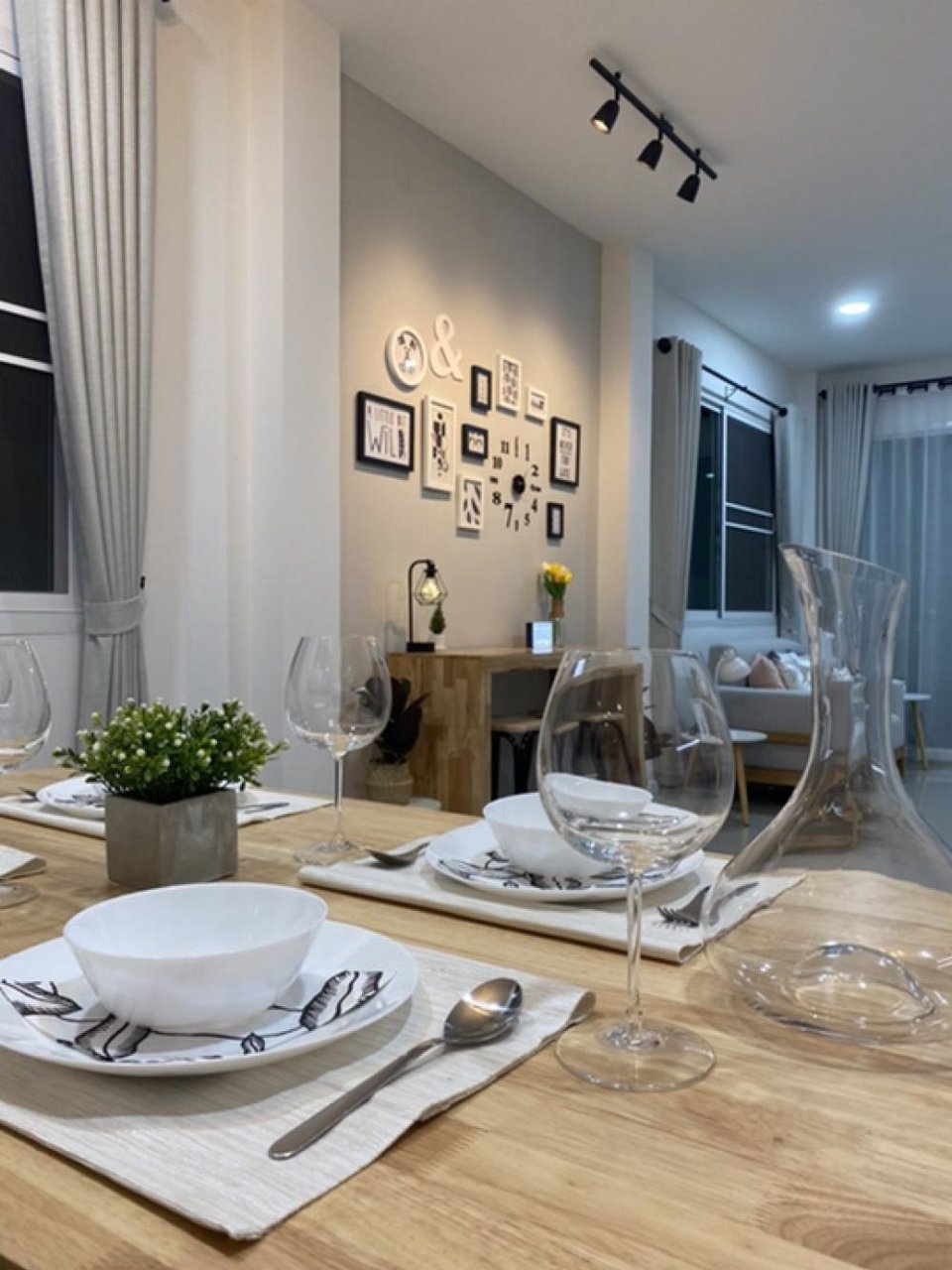 ให้เช่า-บ้านแฝดใหม่-เพิ่งสร้างเสร็จ-ซรัชดาภิเษก42-ตกแต่งสวยพร้อมอยู่-ราคา-28000-บาท