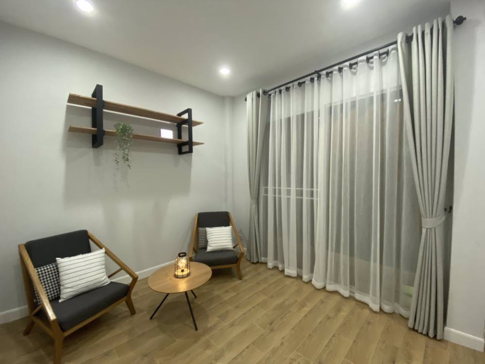 ให้เช่า-บ้านแฝดใหม่-เพิ่งสร้างเสร็จ-ซรัชดาภิเษก42-ตกแต่งสวยพร้อมอยู่-ราคา-28000-บาท