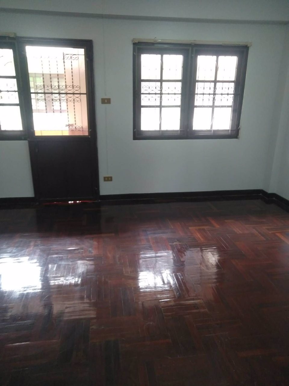 ให้เช่า-ทาวน์โฮม-3-ชั้น-พร้อมดาดฟ้า-ตกแต่งใหม่-มลลิลกรีนวิลล์-ซศรีด่าน22-สภาพดี-ราคา-15000