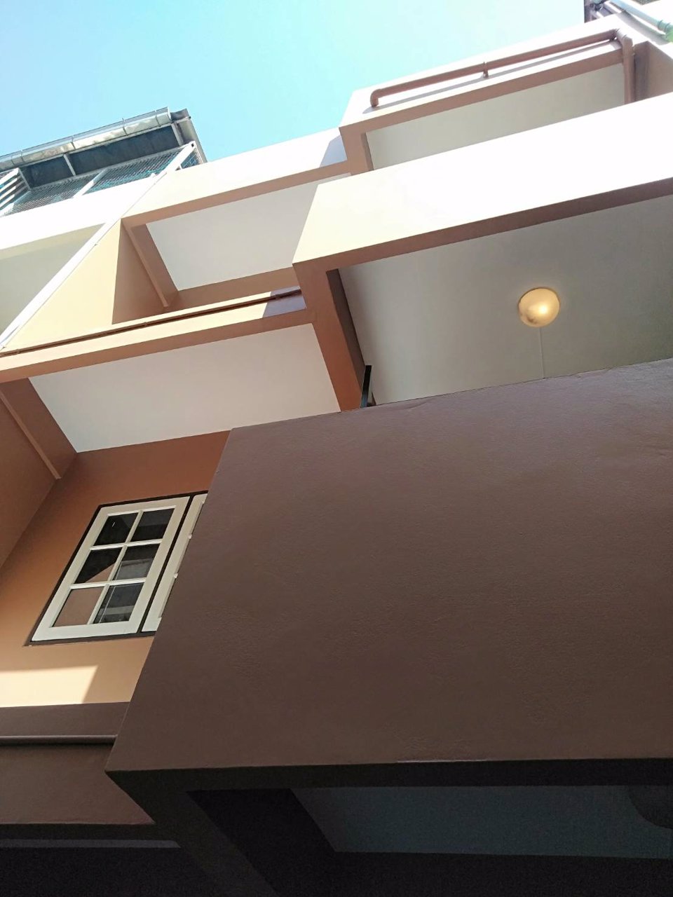 ให้เช่า-ทาวน์โฮม-3-ชั้น-พร้อมดาดฟ้า-ตกแต่งใหม่-มลลิลกรีนวิลล์-ซศรีด่าน22-สภาพดี-ราคา-15000