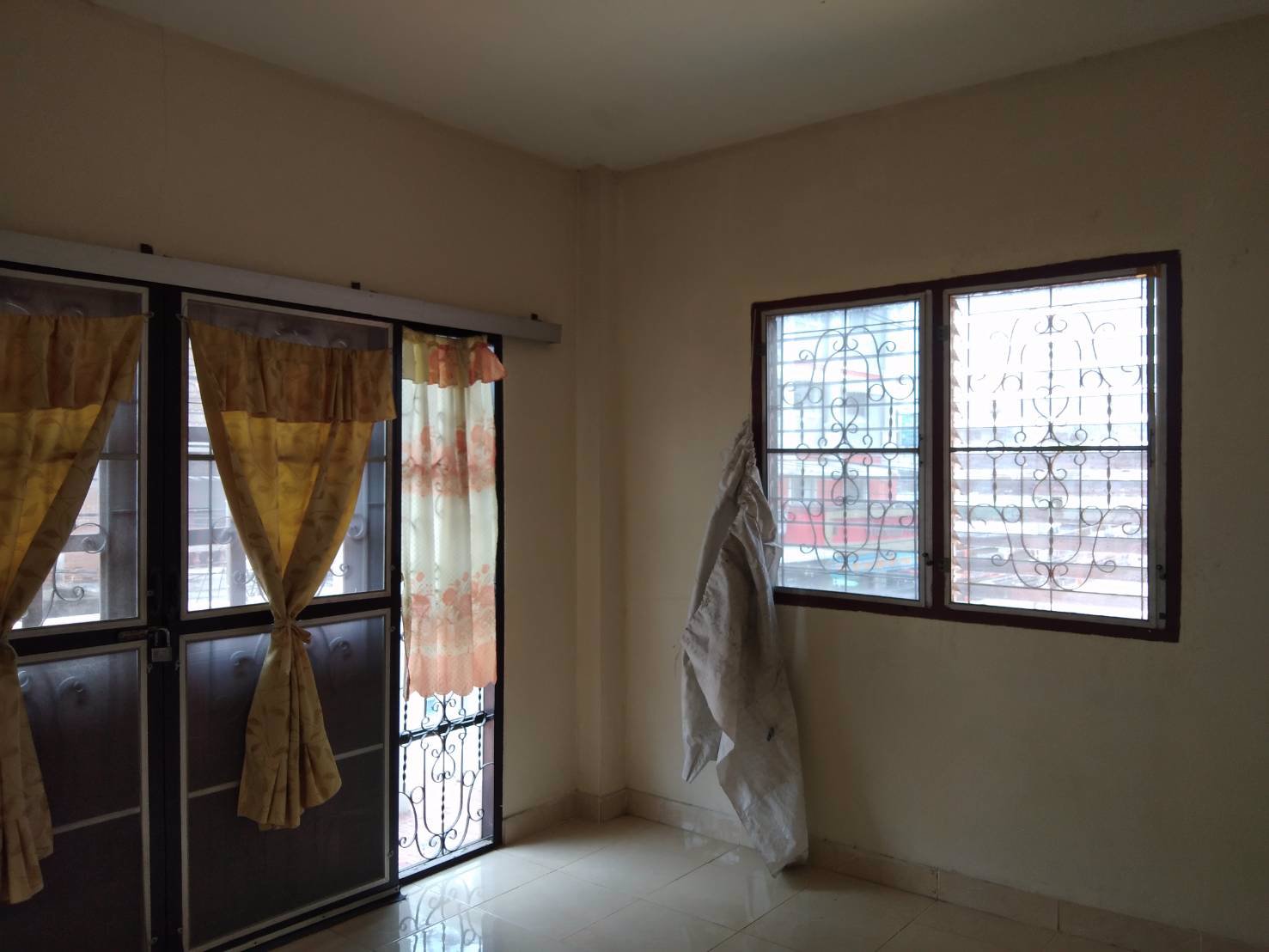 ให้เช่า-ทาวน์เฮ้าส์หลังมุม-หลังโรบินสัน-สมุทรปราการ-บ้านสวยสภาพดี-ราคาเพียง-7500-บาท