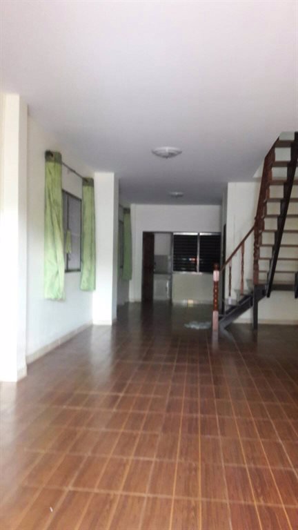 ให้เช่า-ทาวน์เฮ้าส์หลังมุม-หลังโรบินสัน-สมุทรปราการ-บ้านสวยสภาพดี-ราคาเพียง-7500-บาท