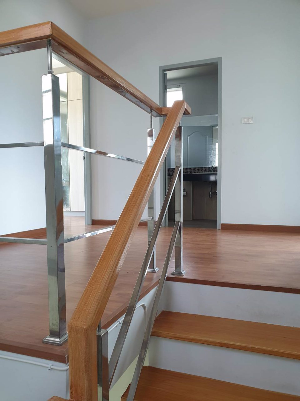 ให้เข่า-บ้านแฝด-เมอริทแกรนด์-สุวรรณภูมิ-ซอยวัดหลวงพ่อโต-บ้านสวย-ราคาถูก-15000-บาท