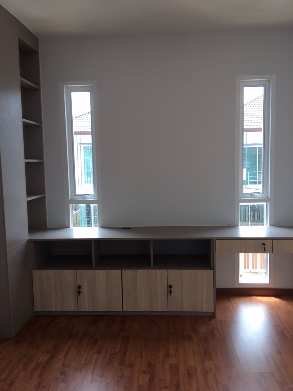 ให้เข่า-บ้านแฝด-เมอริทแกรนด์-สุวรรณภูมิ-ซอยวัดหลวงพ่อโต-บ้านสวย-ราคาถูก-15000-บาท