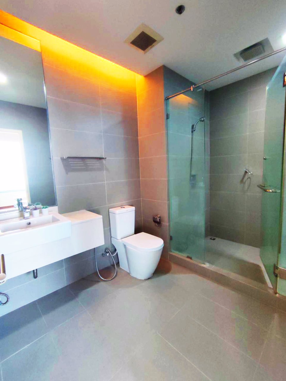 ให้เช่า-คอนโด-แวนเทจ-รัชวิภา-48-ตรม-ชั้น18-ใกล้-bts-รัชโยธิน-เฟอร์ครบพร้อมอยู่-ราคา-14000-บา