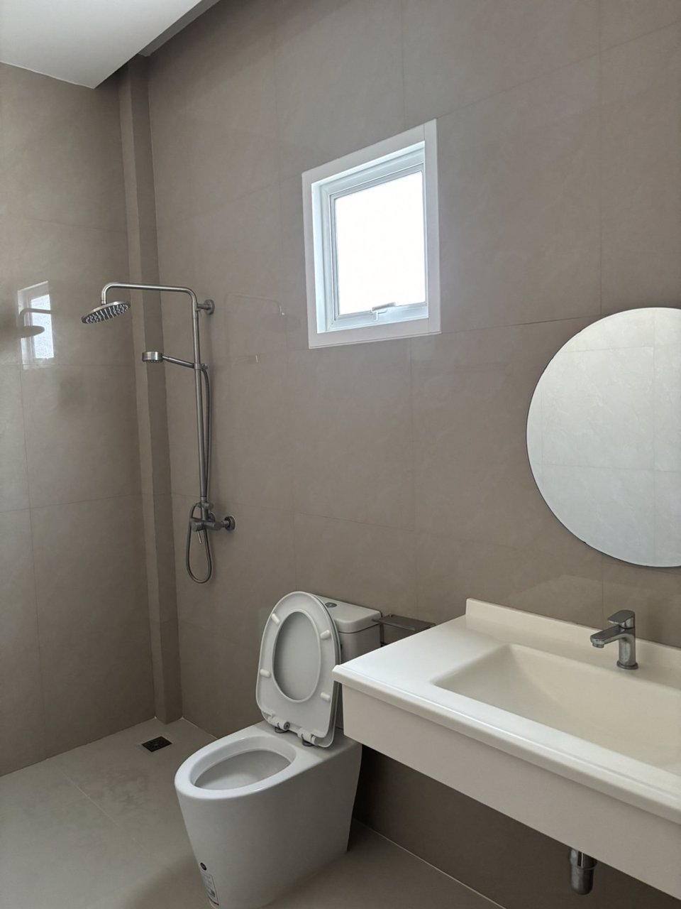 ให้เช่า-บ้านแฝดใหม่-มปัญฐิญา-แพรกษา-บ้านสวยสภาพดี-พร้อมอยู่-ราคา-17000-บาท