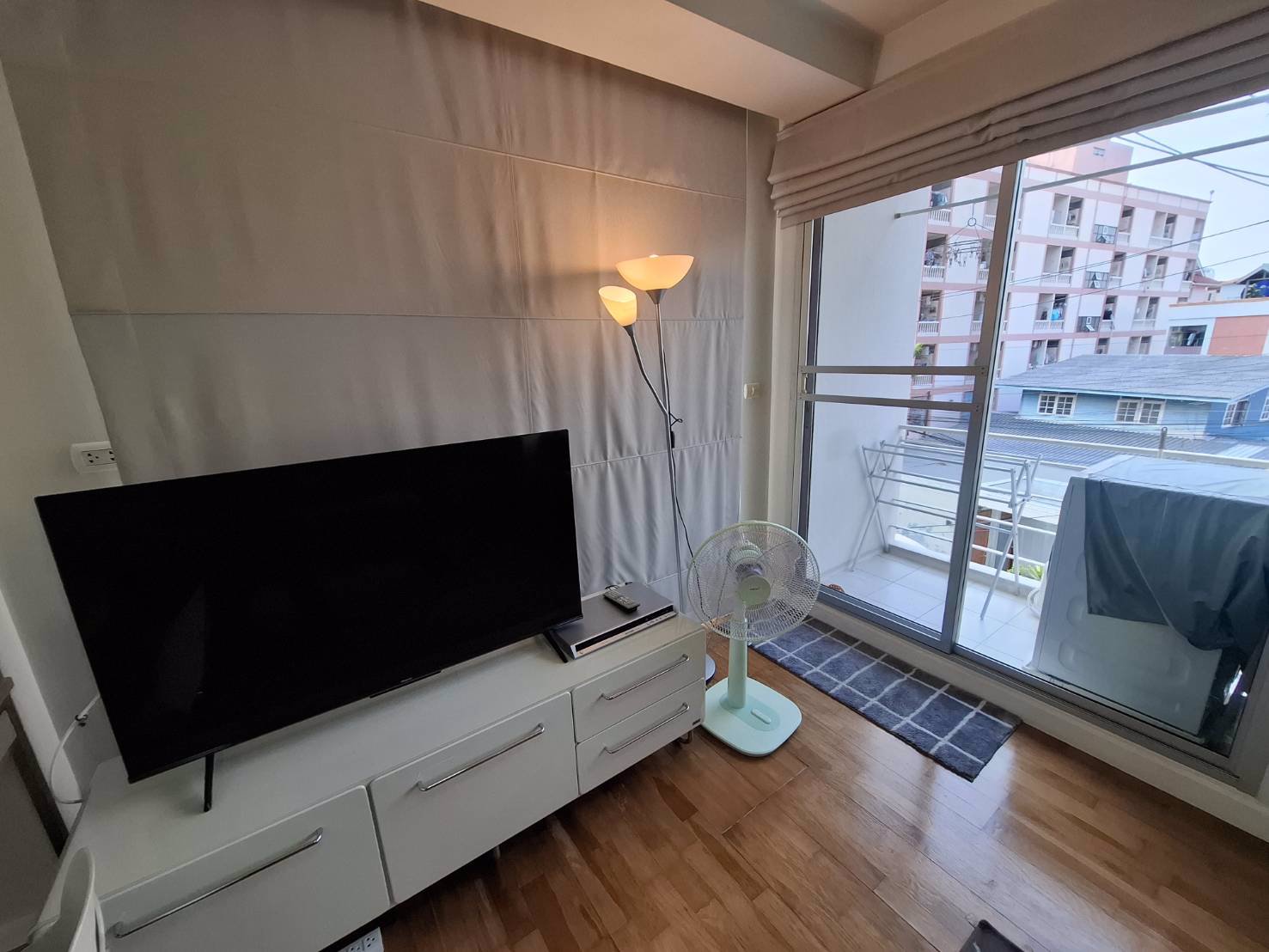 ขาย-คอนโดห้องมุม-เวอรันดา-เรสซิเดนท์-ถนนเพชรพระราม-เฟอร์นิเจอร์ครบ-พร้อมอยู่-ราคา-24-ล้านบาท