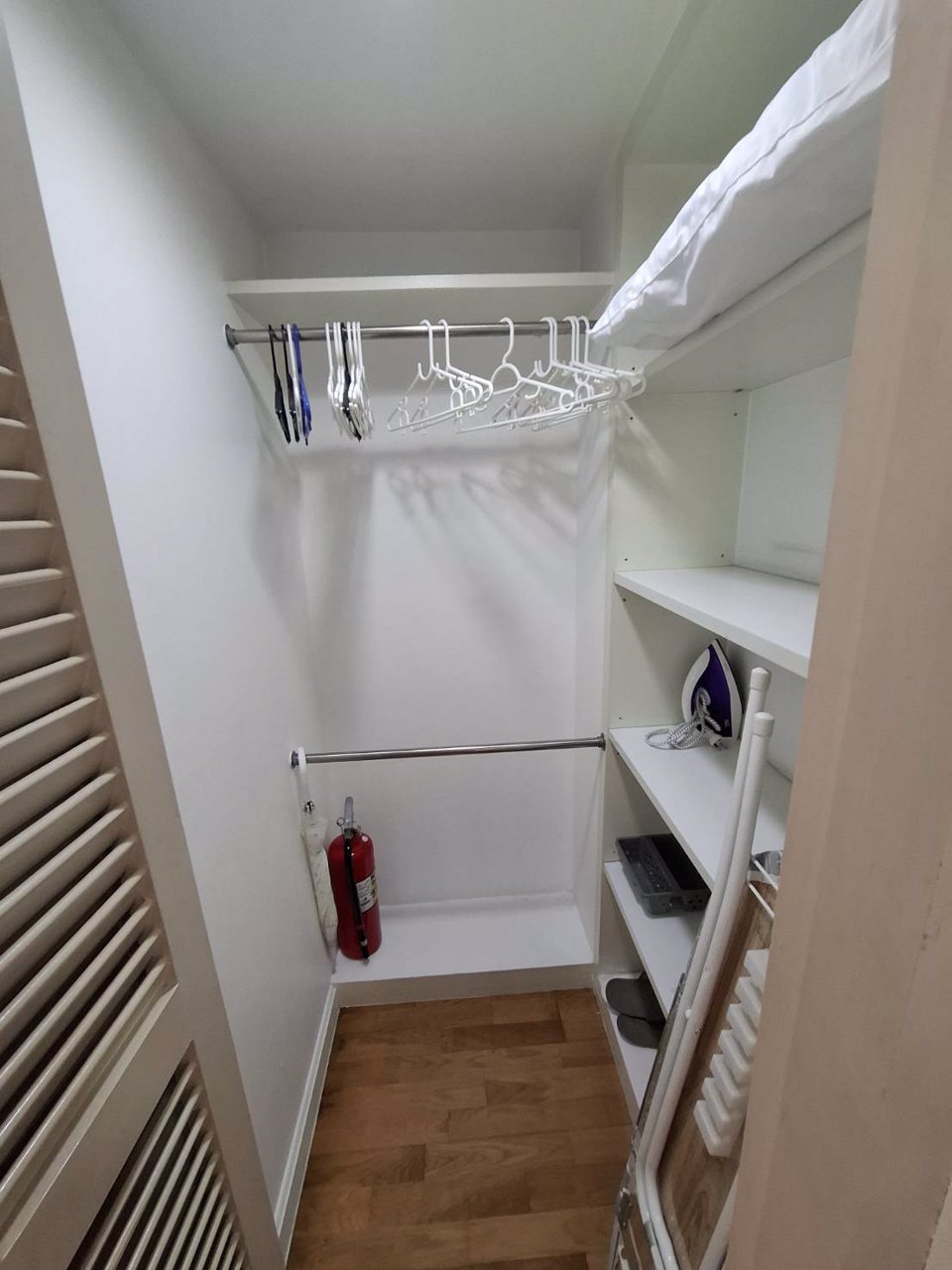 ขาย-คอนโดห้องมุม-เวอรันดา-เรสซิเดนท์-ถนนเพชรพระราม-เฟอร์นิเจอร์ครบ-พร้อมอยู่-ราคา-24-ล้านบาท