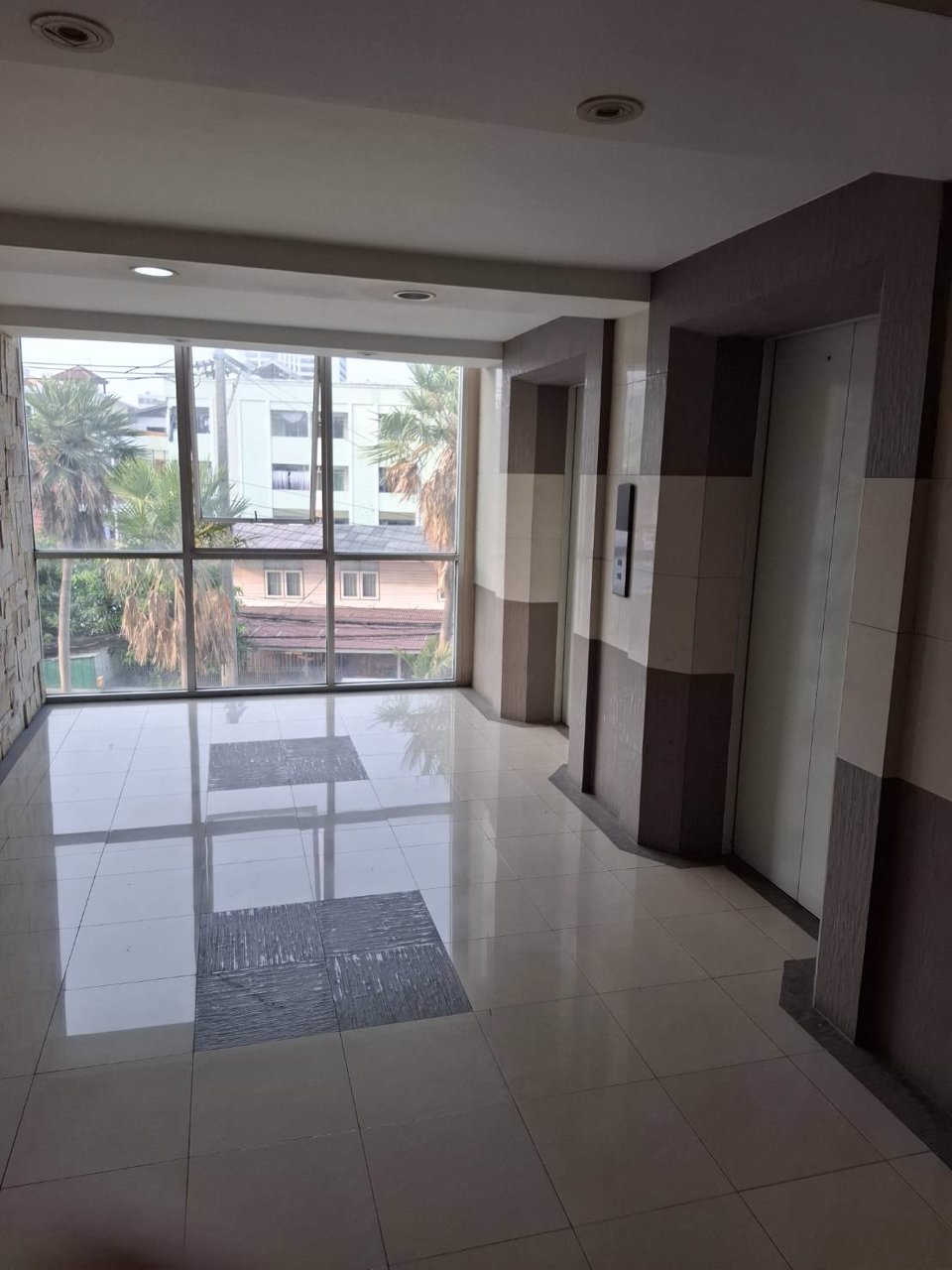 ขาย-คอนโดห้องมุม-เวอรันดา-เรสซิเดนท์-ถนนเพชรพระราม-เฟอร์นิเจอร์ครบ-พร้อมอยู่-ราคา-24-ล้านบาท