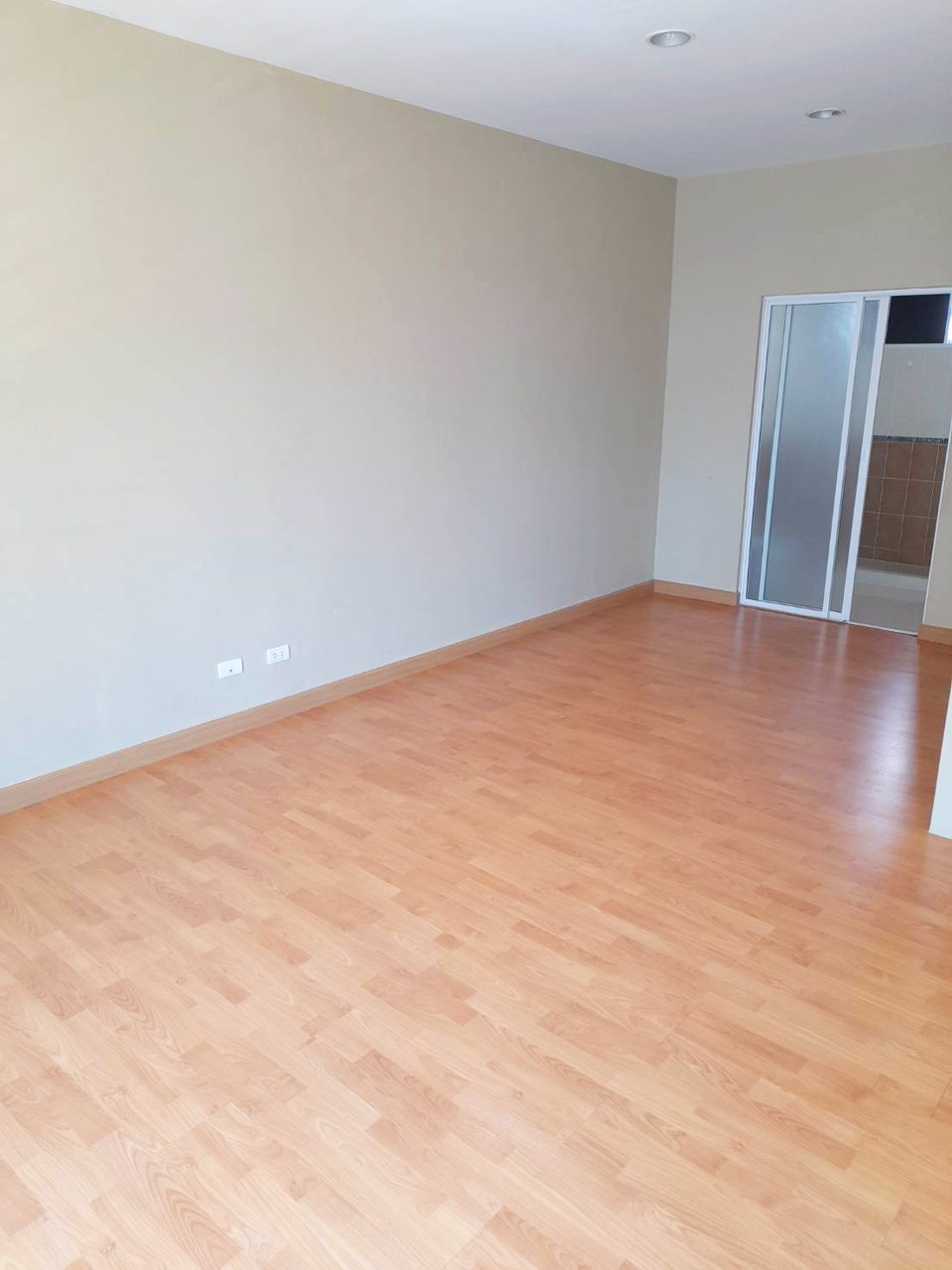 ให้เช่า-ทาวน์โฮม-3-ชั้น-มs-sense-ศรีนครินทร์-เยื้องพาราไดซ์-พาร์ค-บ้านสวยสภาพดี