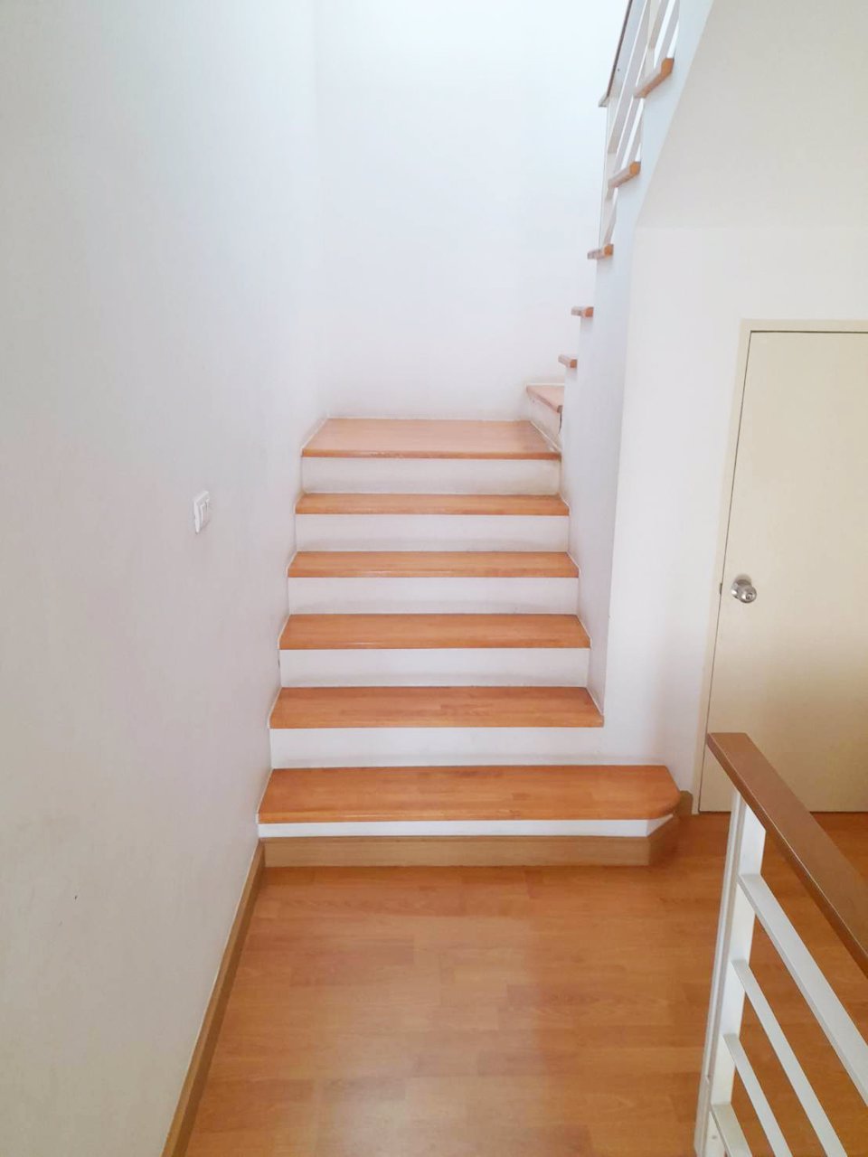 ให้เช่า-ทาวน์โฮม-3-ชั้น-มs-sense-ศรีนครินทร์-เยื้องพาราไดซ์-พาร์ค-บ้านสวยสภาพดี