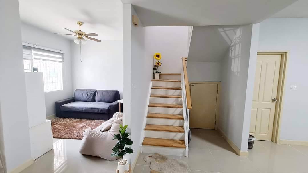 บ้านแฝด-the-village-บางนา-กม10-ดีไซน์ผนังบ้านไม่ติดกัน-เฟอร์นิเจอร์ครบ-ราคา-30000