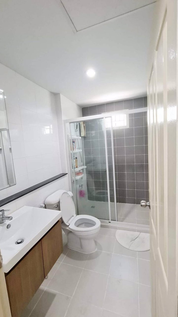 บ้านแฝด-the-village-บางนา-กม10-ดีไซน์ผนังบ้านไม่ติดกัน-เฟอร์นิเจอร์ครบ-ราคา-30000