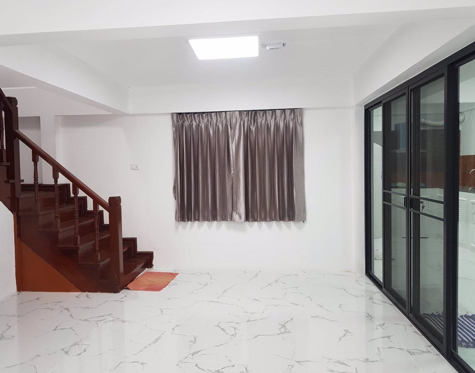 ให้เช่า-บ้าน-2-ชั้น-ใกล้-bts-แบริ่ง-บ้านสวยสภาพดี-มีเฟอร์นิเจอร์พร้อมอยู่-ราคา-22500-บาท