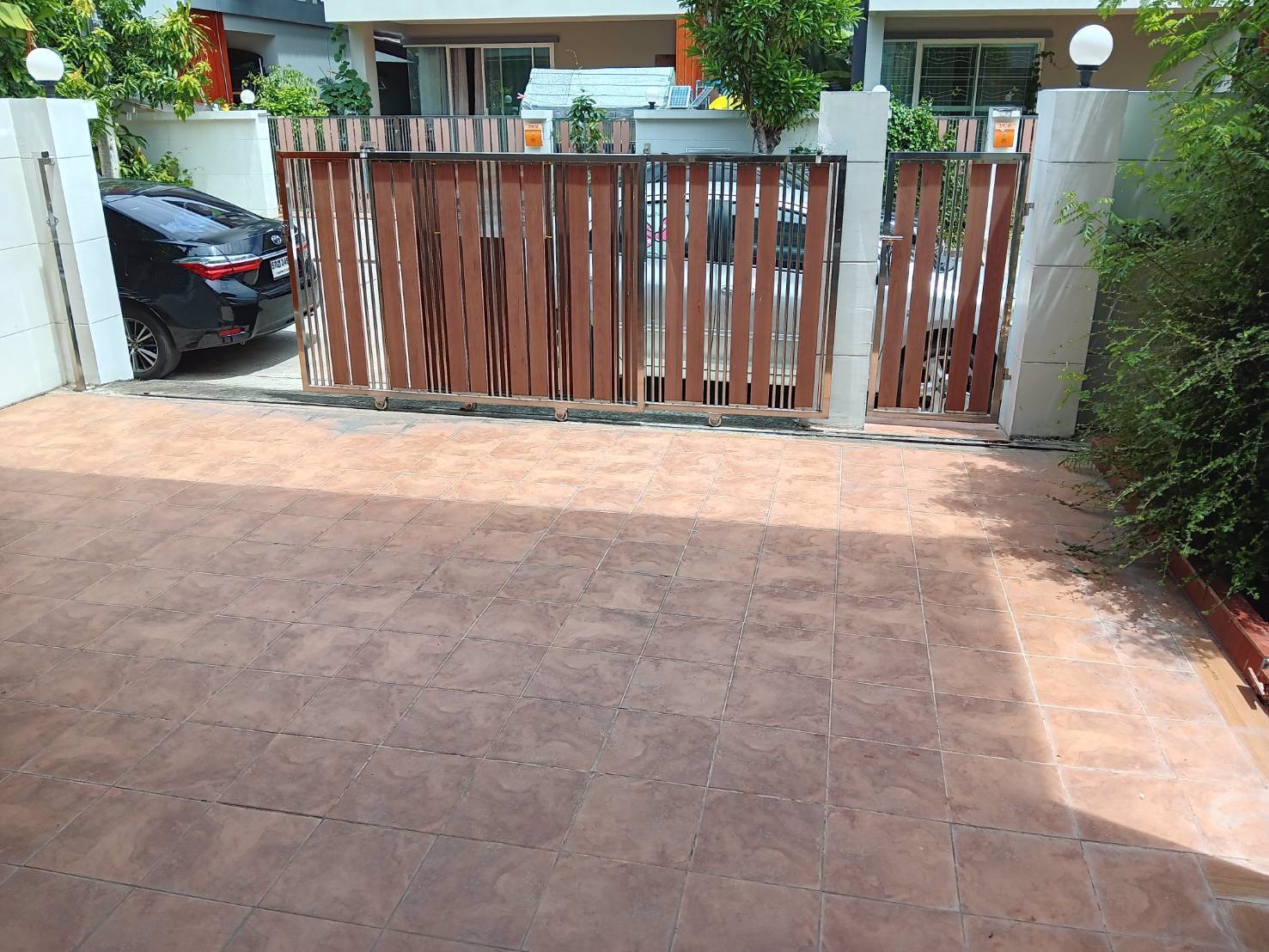 ให้เข่า-บ้านแฝด-มเมอริทแกรนด์-สุวรรณภูมิ-ซอยวัดหลวงพ่อโต-บ้านสวย-ราคา-16000-บาท