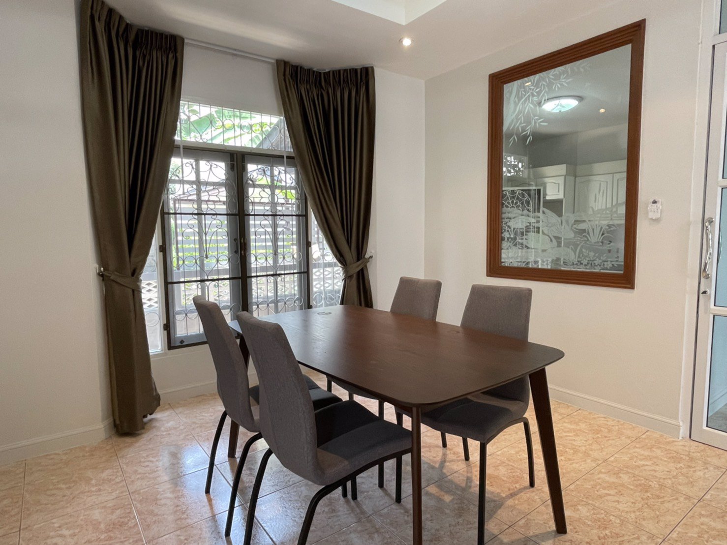 house-for-rent-completely-renovated-wararom-lake-view-village-tamru-bang-phli-road-thepharak