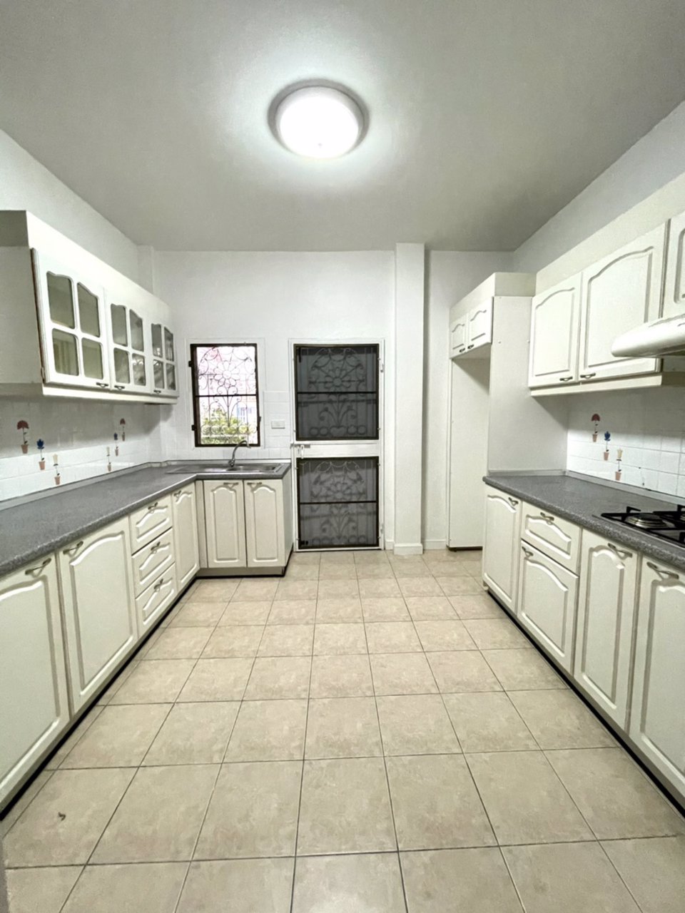 house-for-rent-completely-renovated-wararom-lake-view-village-tamru-bang-phli-road-thepharak