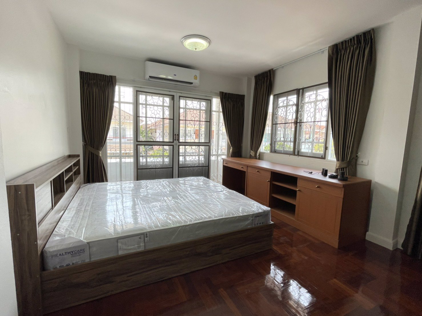 house-for-rent-completely-renovated-wararom-lake-view-village-tamru-bang-phli-road-thepharak