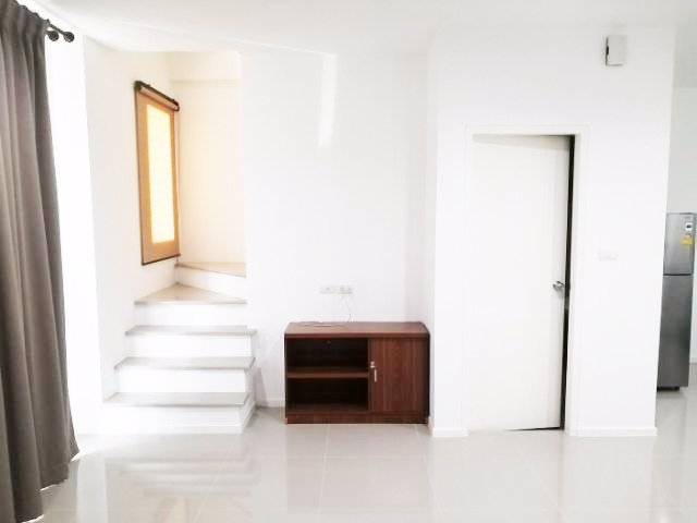 ให้เช่า-ทาวน์เฮ้าส์-2-ชั้น-มชวนชื่นทาวน์วิลเลจ-บางนาตราด-กม29-บ้านสวย-มีเฟอร์นิเจอร์