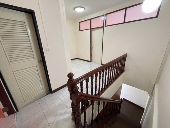 ให้เช่า-ทาวน์เฮ้าส์-ซอยอุดมสุข-51-บ้านสวย-สภาพดี-ทำเลใกล้-bts-ทั้งสายสีเหลืองและสีเขียว-พักอา