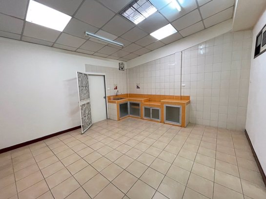 ให้เช่า-ทาวน์เฮ้าส์-ซอยอุดมสุข-51-บ้านสวย-สภาพดี-ทำเลใกล้-bts-ทั้งสายสีเหลืองและสีเขียว-พักอา