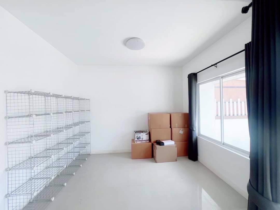 ทาวน์โฮม-2-ชั้น-รีโนเวทใหม่-มเดอะคัลเลอร์-พรีเมี่ยม-บางนา-กม8-ตกแต่งใหม่-เหมาะทำสตูดิโอ