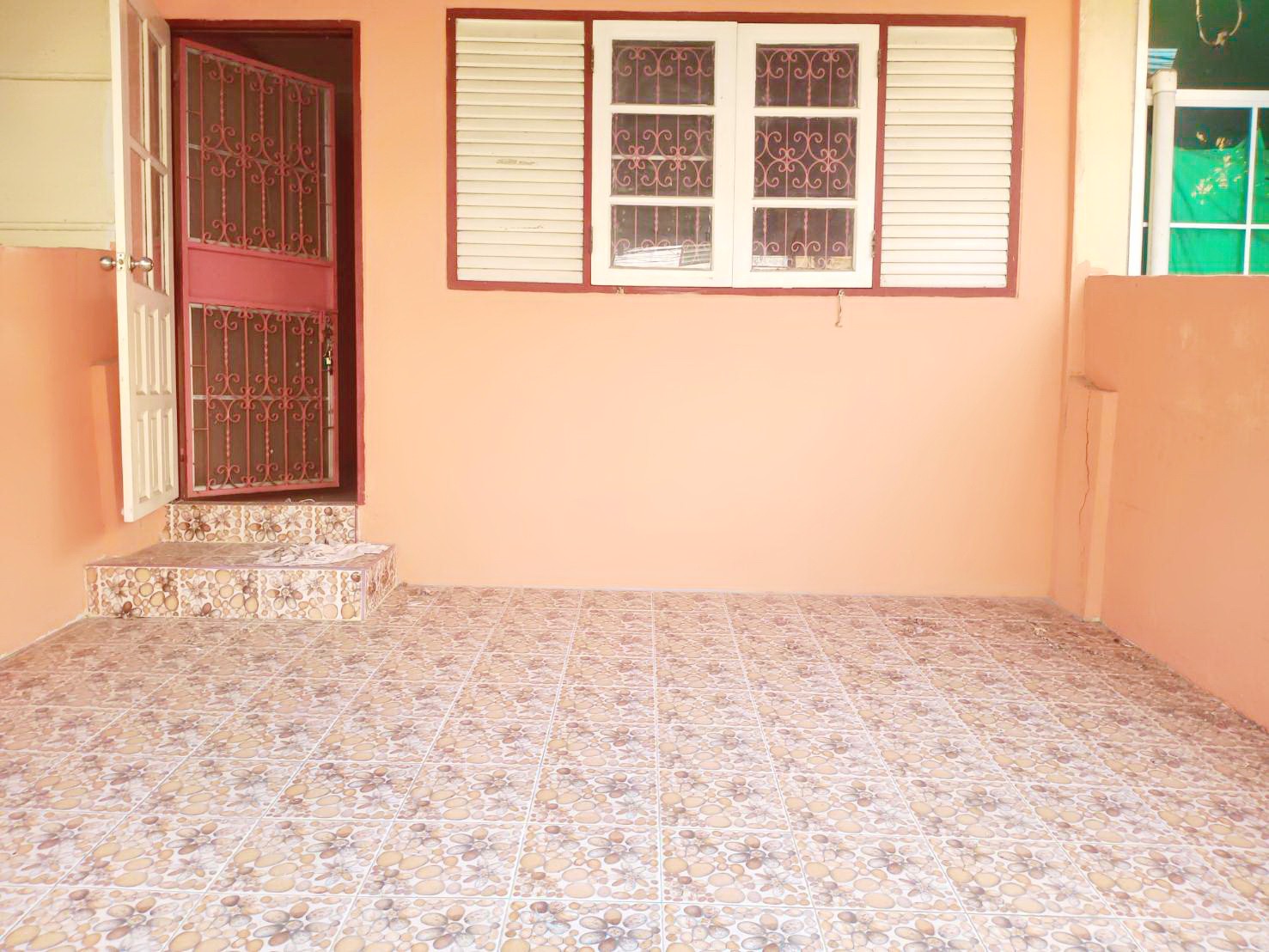 ขายถูกมาก-ทาวน์เฮ้าส์-3-ชั้น-โครงการอู่ทองเพลส-2-ลำลูกกา