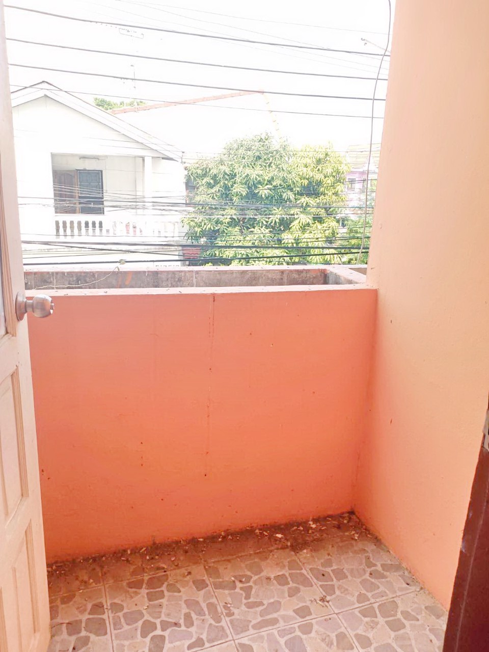 ขายถูกมาก-ทาวน์เฮ้าส์-3-ชั้น-โครงการอู่ทองเพลส-2-ลำลูกกา