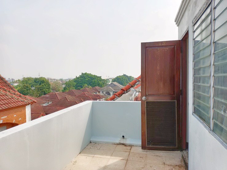 ขายถูก-ทาวน์เฮ้าส์-4-ชั้น-หมู่บ้านสวนซื่อตรง-ซอยประดิษฐ์มนูธรรม-10-เลียบทางด่วนรามอินทรา