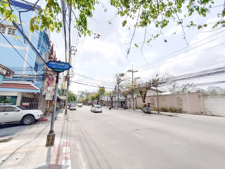 ขาย-ทาวน์เฮ้าส์-2-ชั้น-ถนนลาดพร้าว-101-แยก-32-พร้อมเข้าอยู่