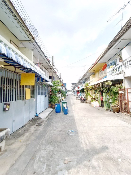 ขาย-ทาวน์เฮ้าส์-2-ชั้น-ถนนลาดพร้าว-101-แยก-32-พร้อมเข้าอยู่