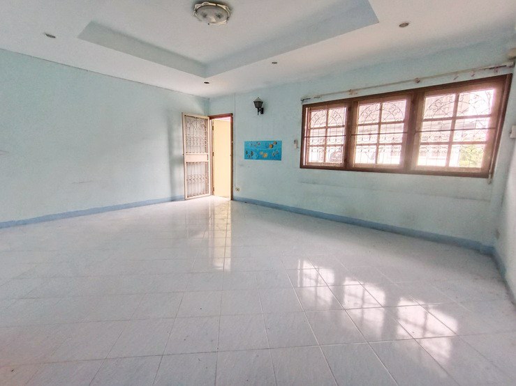 ขาย-ทาวน์เฮ้าส์-2-ชั้น-ถนนลาดพร้าว-101-แยก-32-พร้อมเข้าอยู่