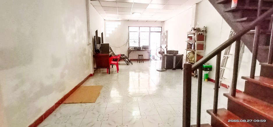 ขายถูก-ทาวน์เฮ้าส์-2-ชั้น-อยู่ซอยนวลจันทร์-8-เดินทางสะดวกมาก