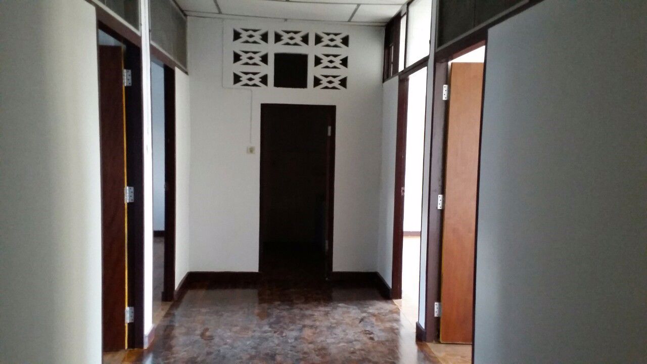 ประกาศขายบ้านแฝด-ทาวน์เฮ้าส์-2-ชั้น-พื้นเดียวกัน-เพดานเดียวกัน-หาครอบครัวใหญ่มาเป็นเจ้าของ-ราคาถูก